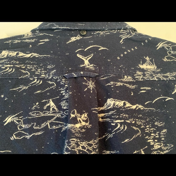 H+M LOGG Navy Shirt Men Small with Northern Fishing design - Picture 4 of 4